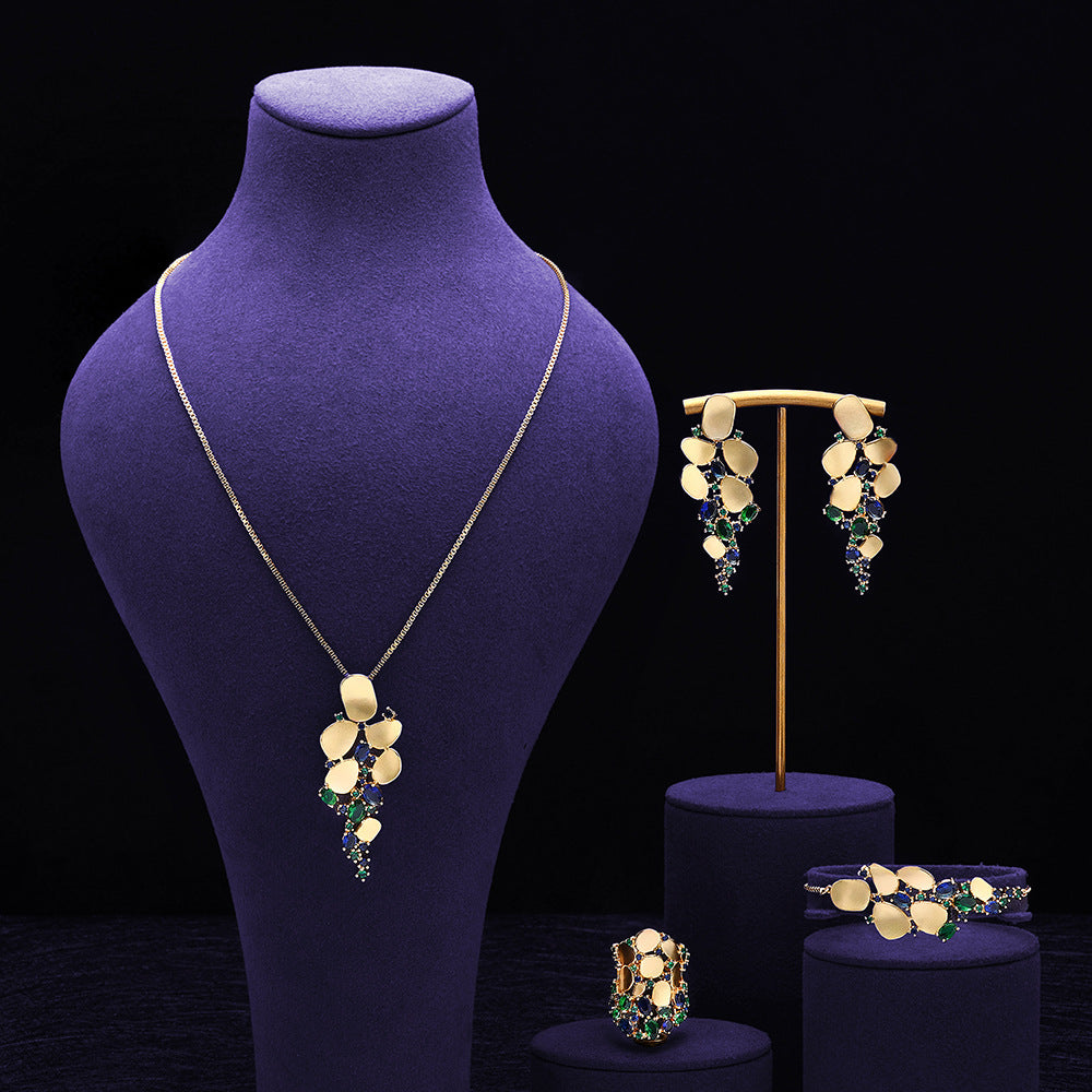 Cross-border hot-selling fashion luxury jewelry set, 18k real gold with colored gemstones, dress necklace, factory direct supply.